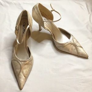 Cream embossed pointy toe  shoes w/ankle straps
